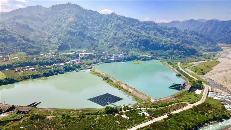 The first 'Dual Green Energy Power Plant' in Taiwan-Taipower's first floating solar PV plant was launched in Dajia River